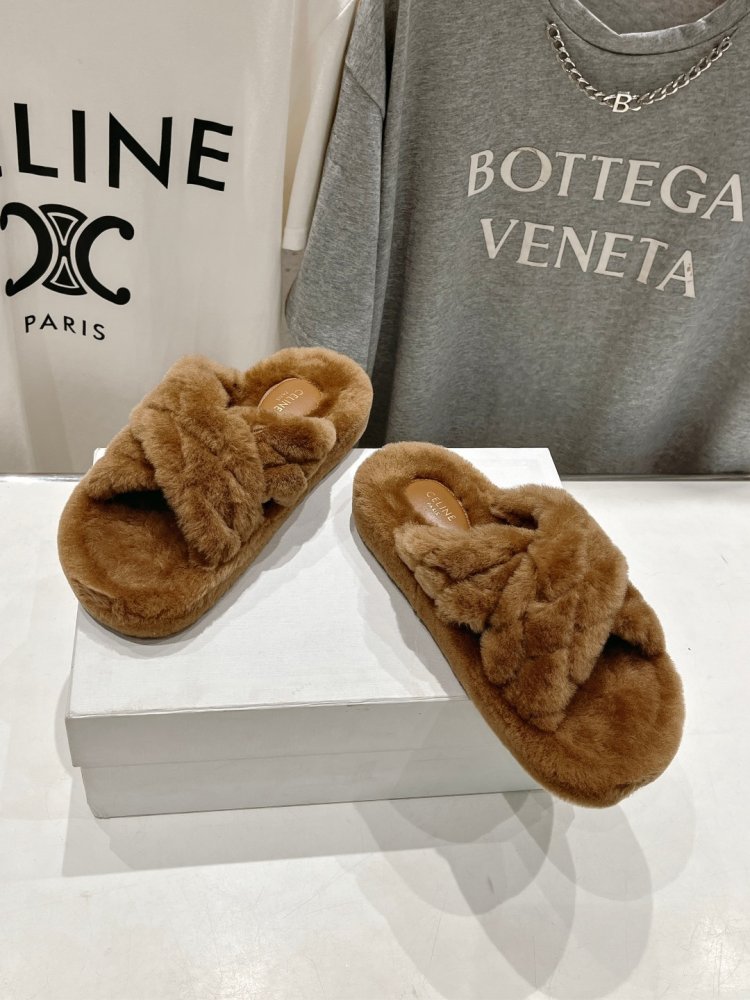 Шлепанцы меховые женские фото 2