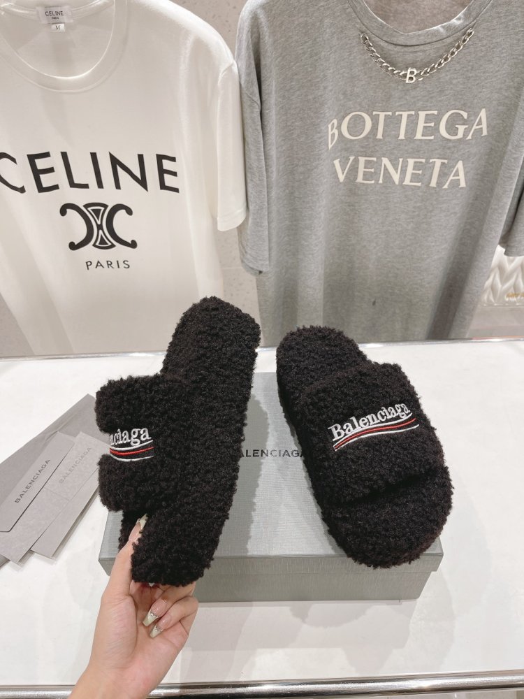 Шлепанцы меховые женские фото 2