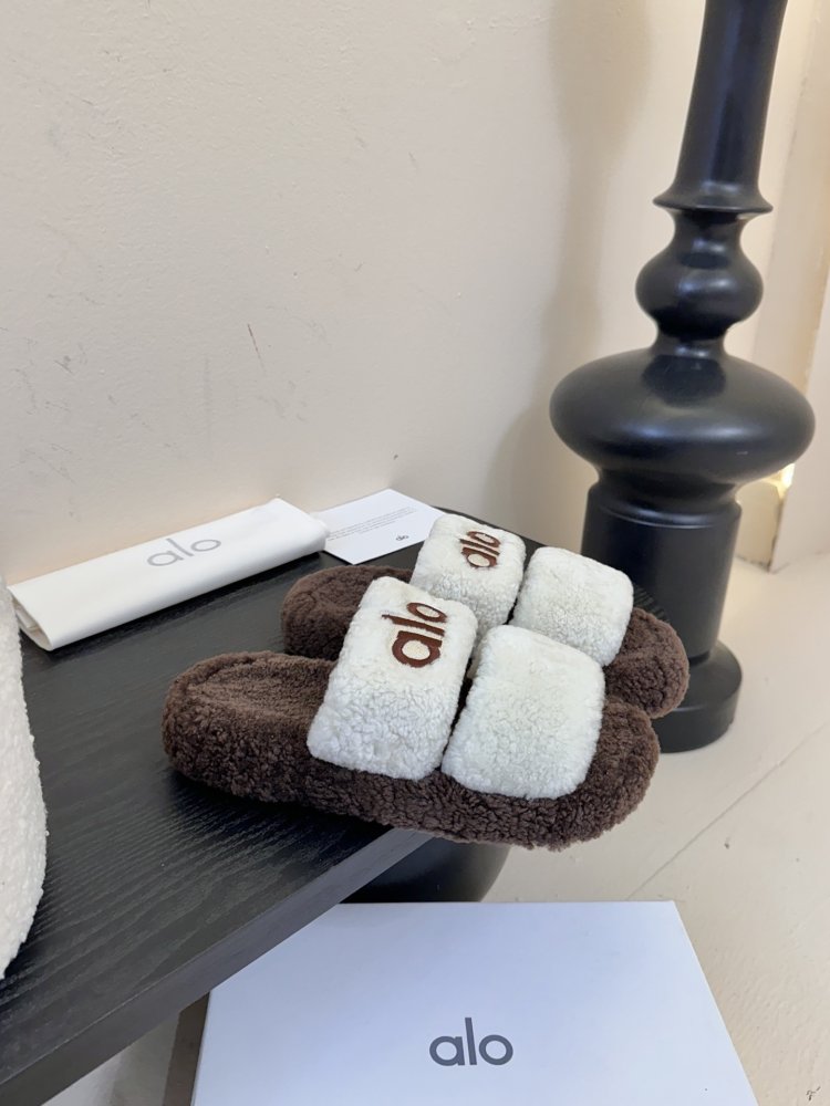 Шлепанцы меховые женские фото 2