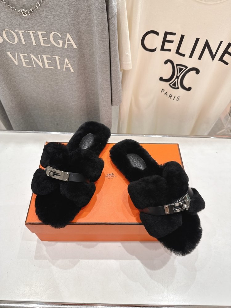 Шлепанцы меховые женские фото 2