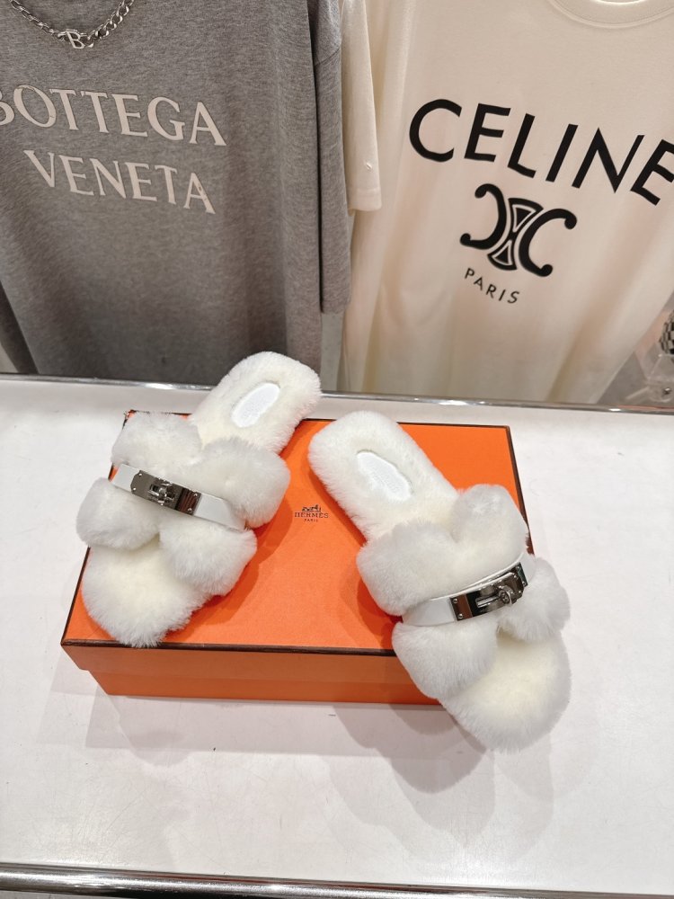 Шлепанцы меховые женские фото 2