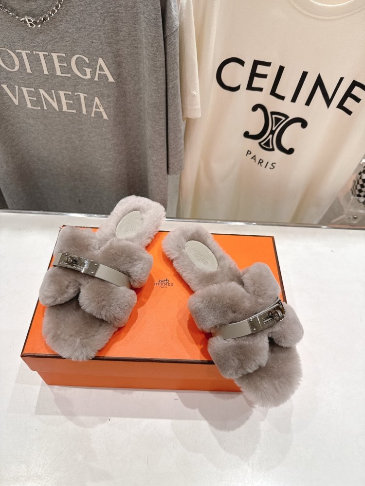 Шлепанцы меховые женские фото 2