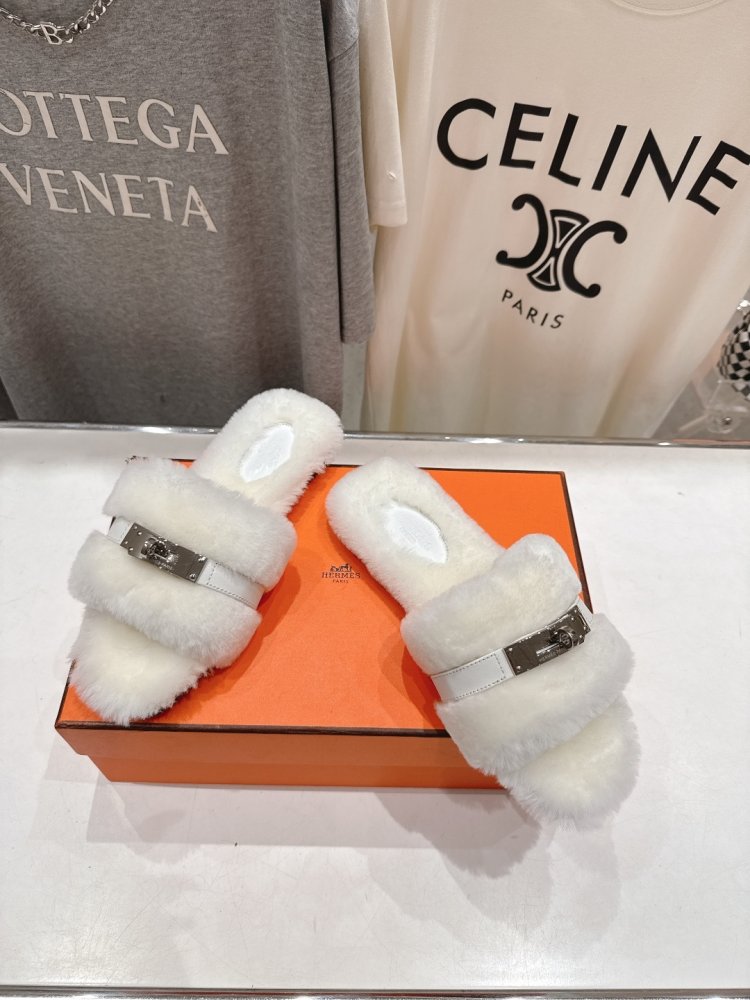 Шлепанцы меховые женские фото 2