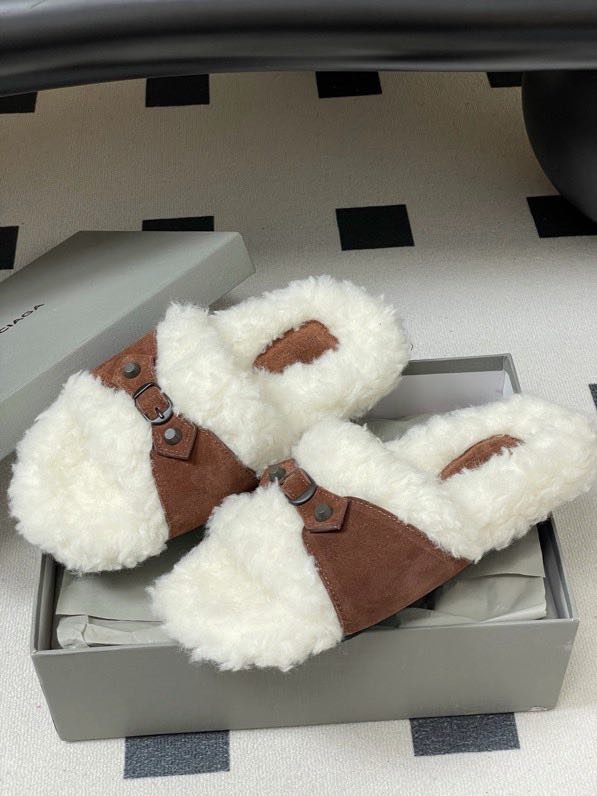 Шлепанцы меховые женские фото 2