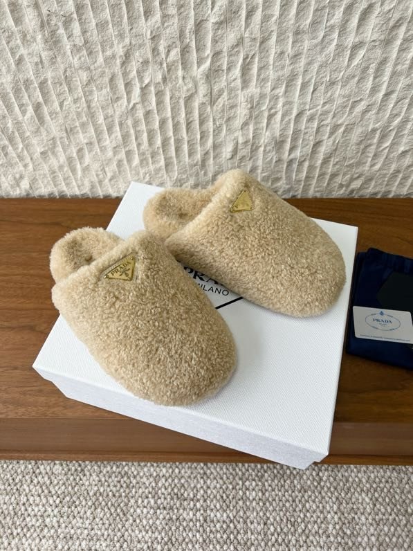 Шлепанцы меховые женские фото 2