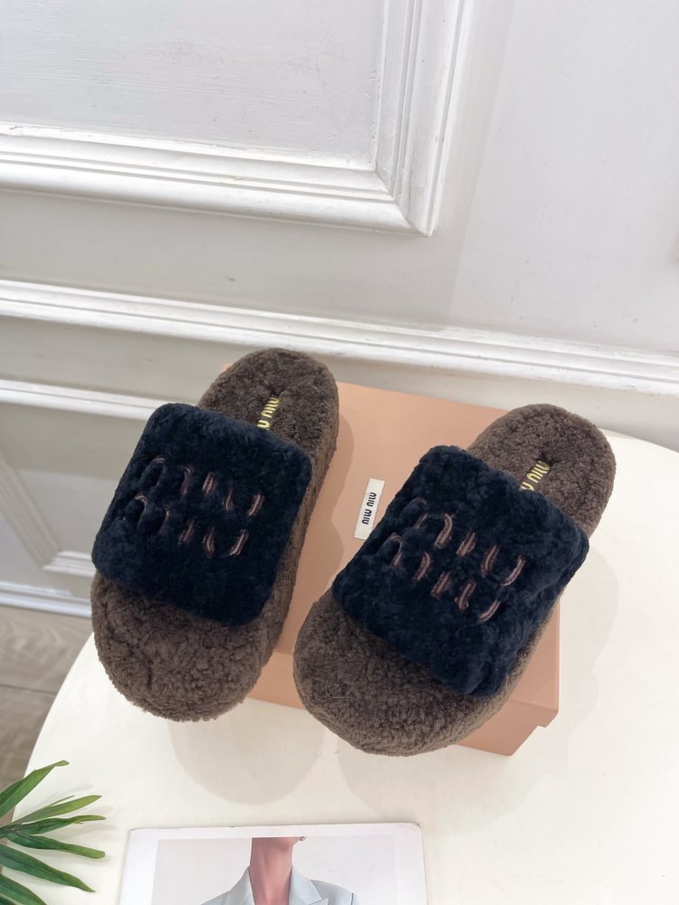 Шлепанцы меховые женские фото 3