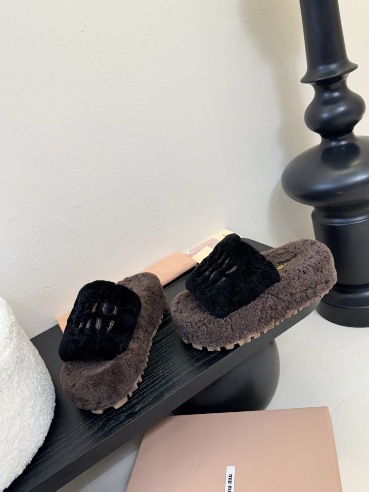 Шлепанцы меховые женские фото 3