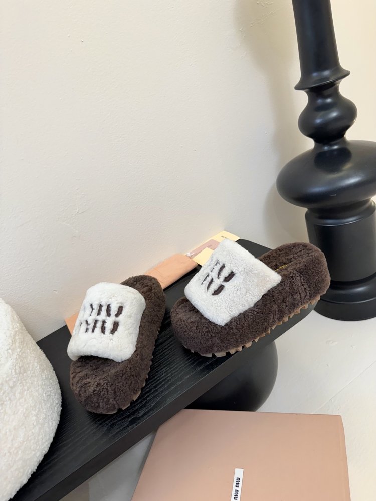 Шлепанцы меховые женские фото 3