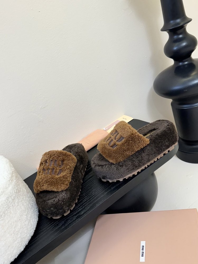 Шлепанцы меховые женские фото 3