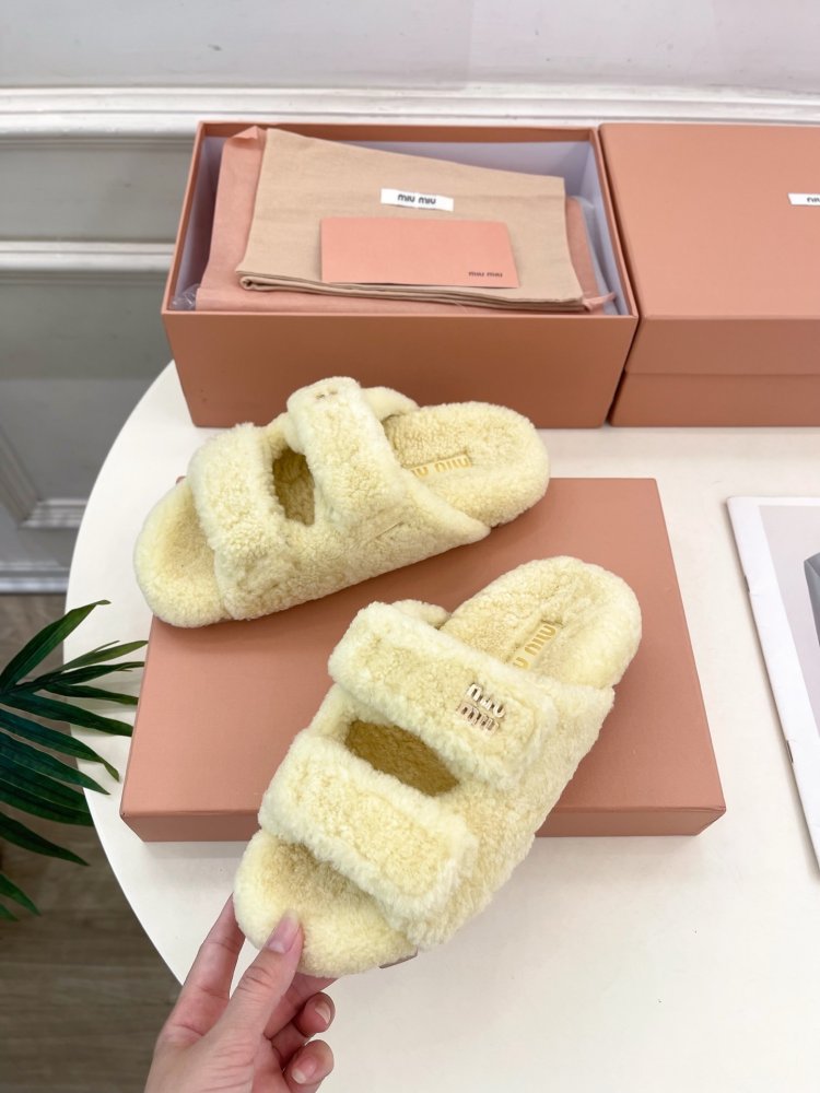 Шлепанцы меховые женские фото 3