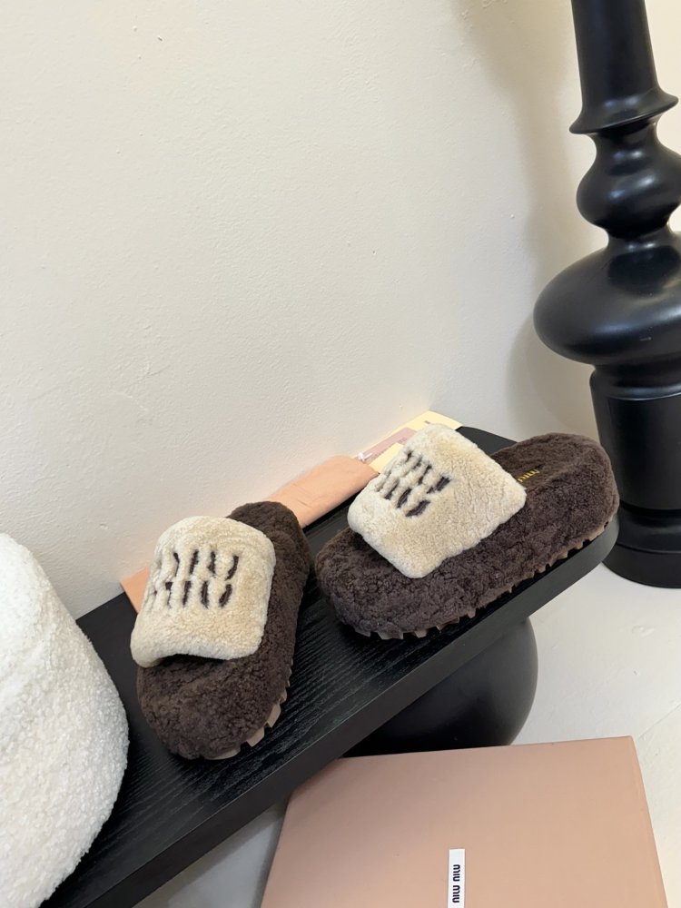 Шлепанцы меховые женские фото 3