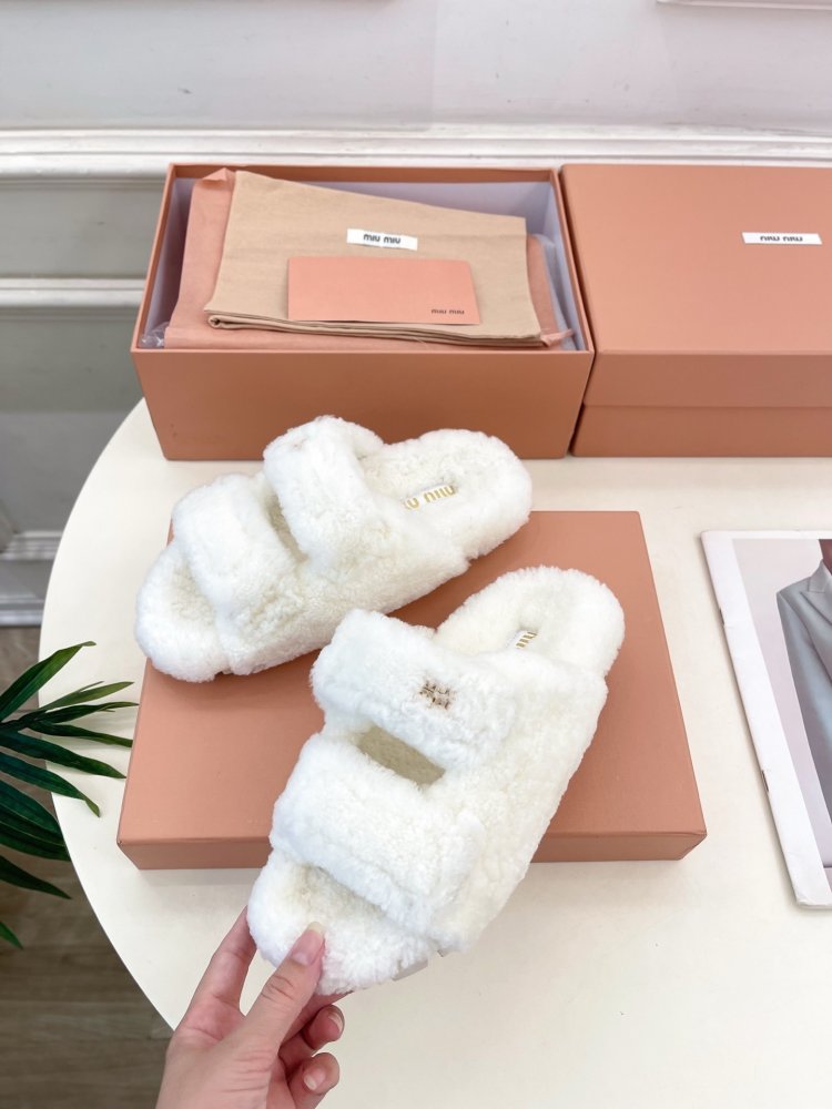 Шлепанцы меховые женские фото 3