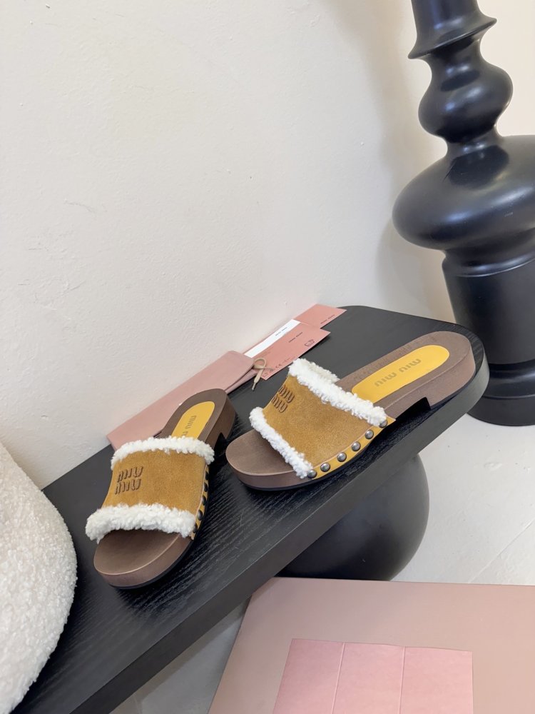 Шлепанцы меховые женские фото 3