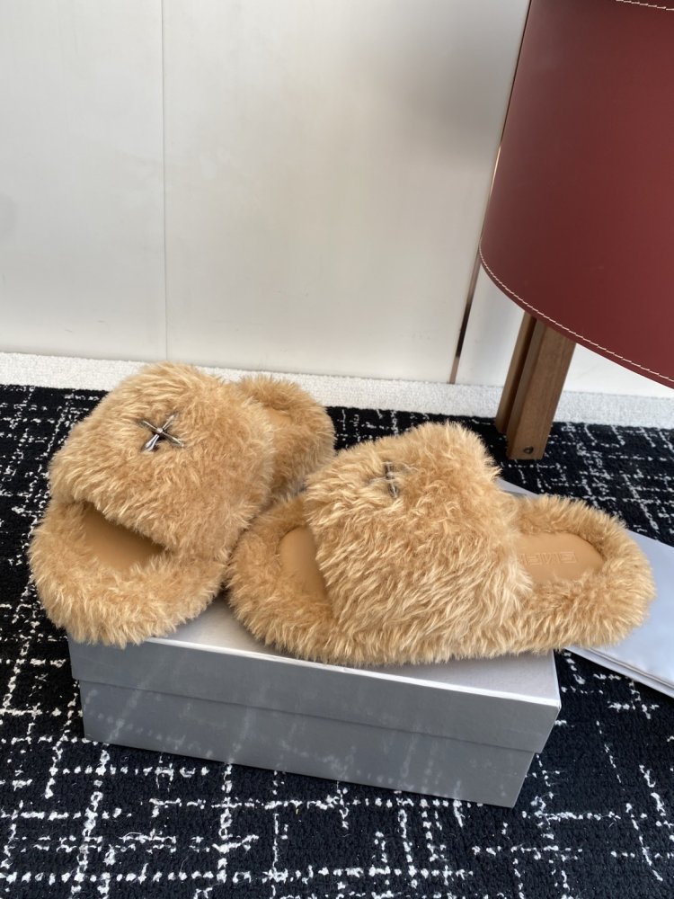 Шлепанцы меховые женские фото 3