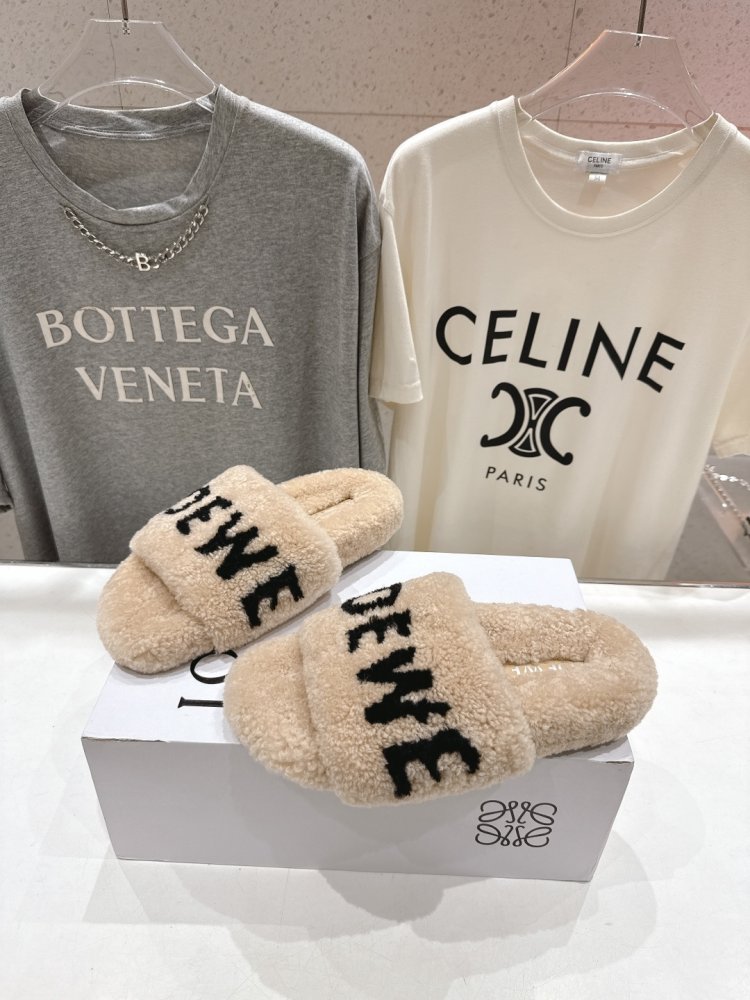 Шлепанцы меховые женские фото 3