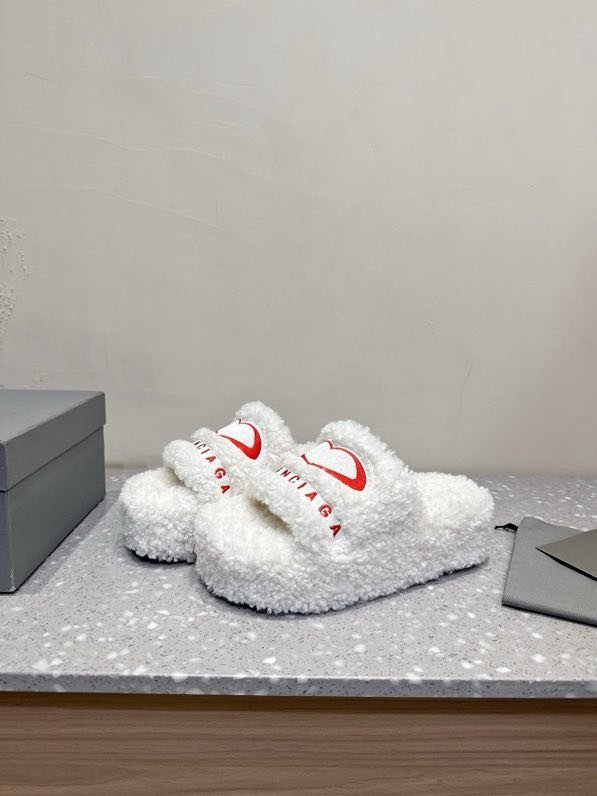 Шльопанці хутряні жіночі фото 3