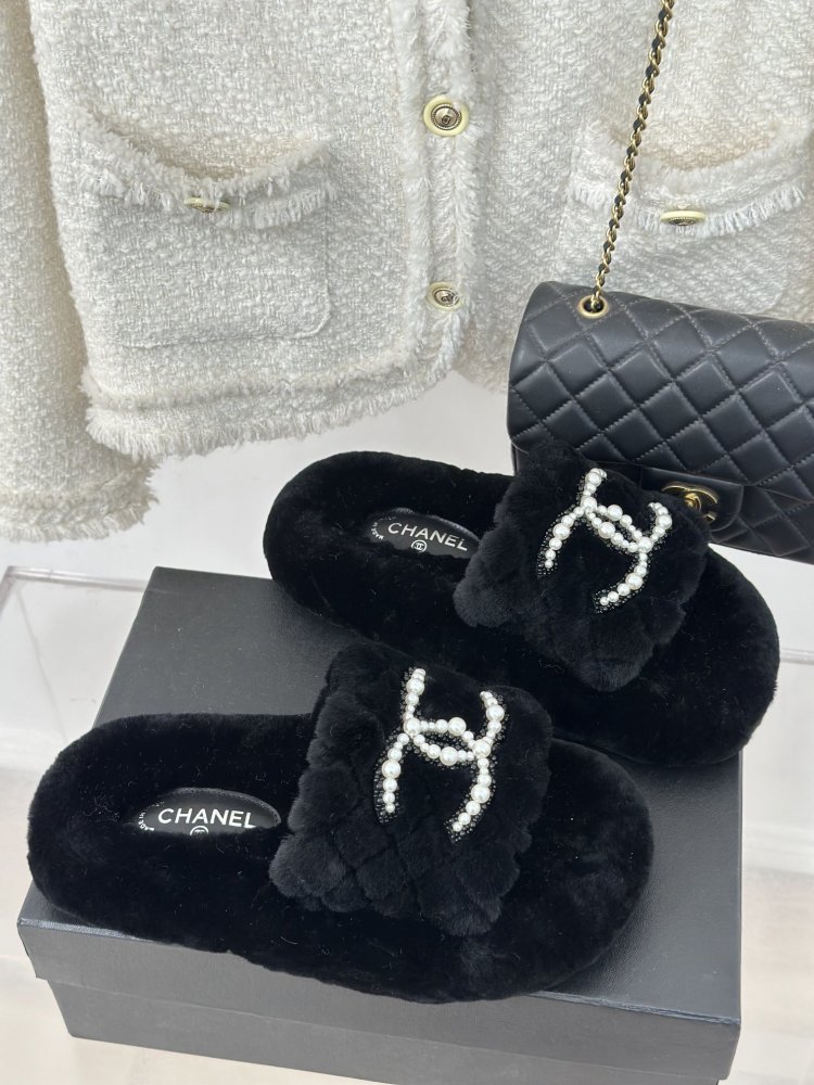 Шлепанцы меховые женские фото 3