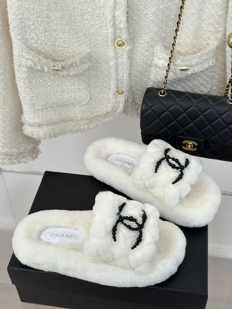 Шлепанцы меховые женские фото 3