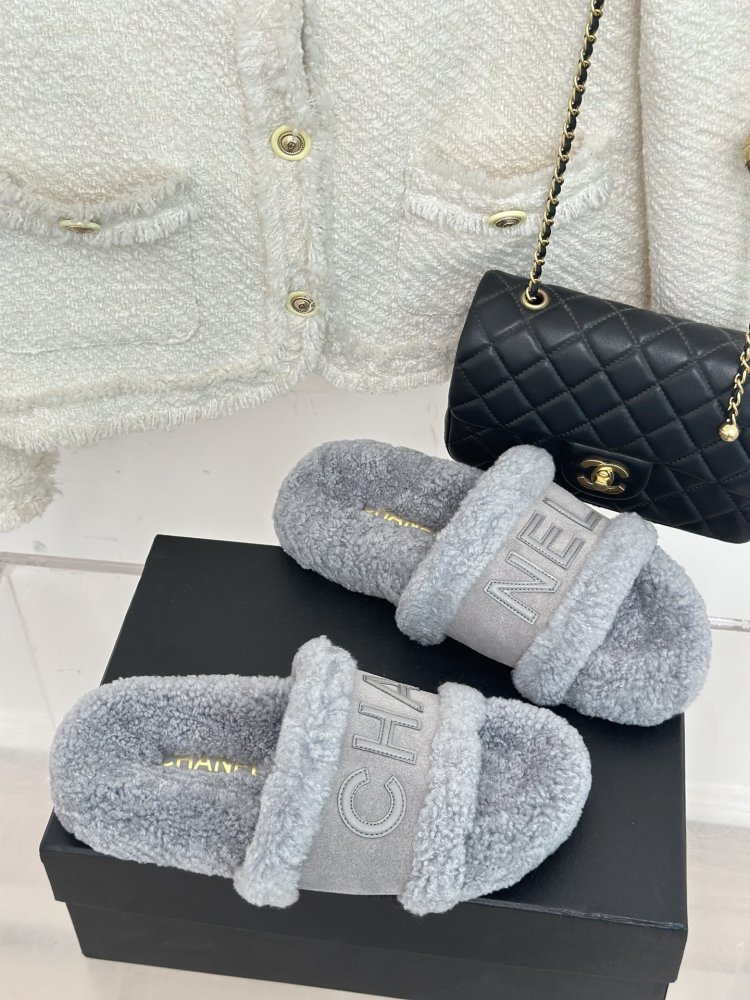 Шлепанцы меховые женские фото 3