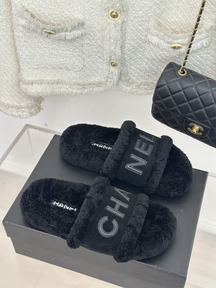 Шлепанцы меховые женские фото 3