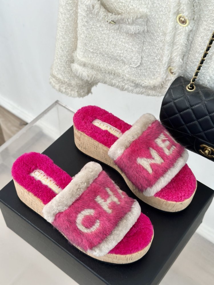 Шлепанцы меховые женские фото 3