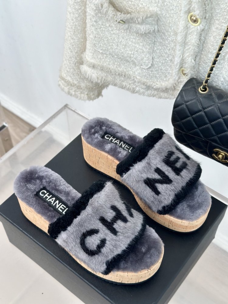 Шлепанцы меховые женские фото 3