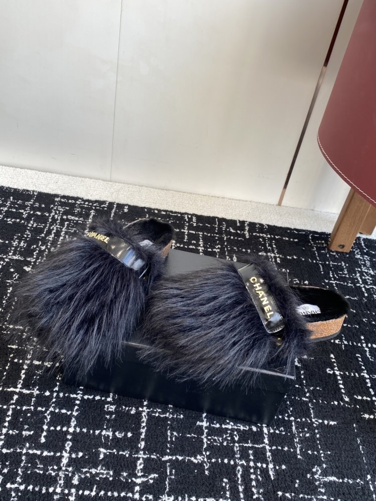 Шлепанцы меховые женские фото 3