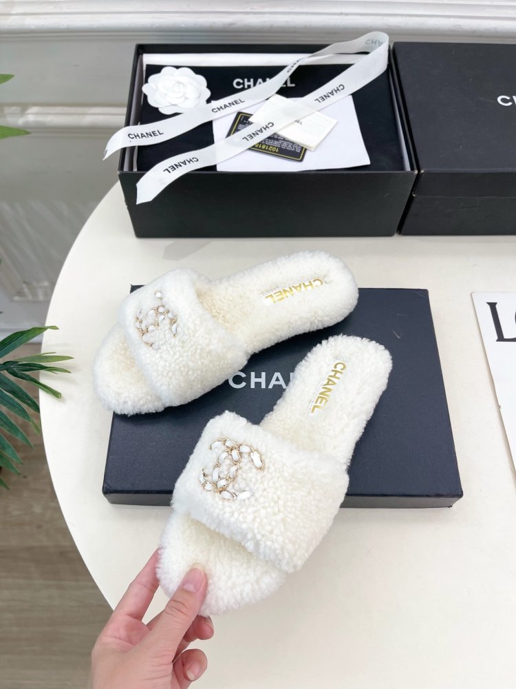 Шльопанці хутряні жіночі фото 3