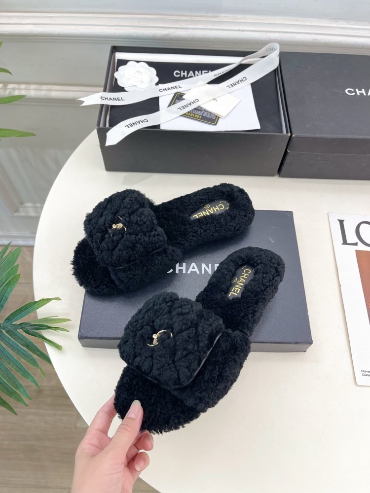 Шльопанці хутряні жіночі фото 3