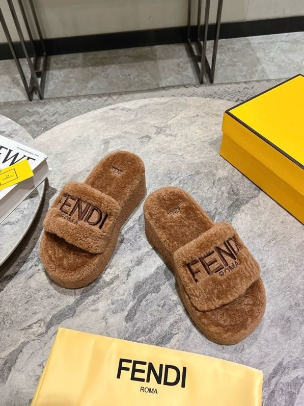 Шльопанці хутряні жіночі фото 3