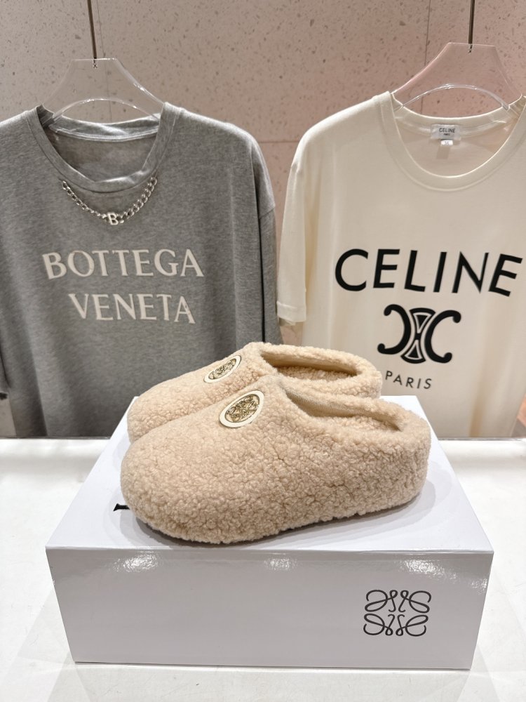 Шлепанцы меховые женские фото 3