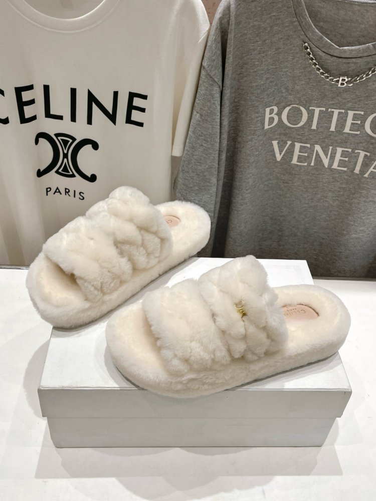 Шлепанцы меховые женские фото 3