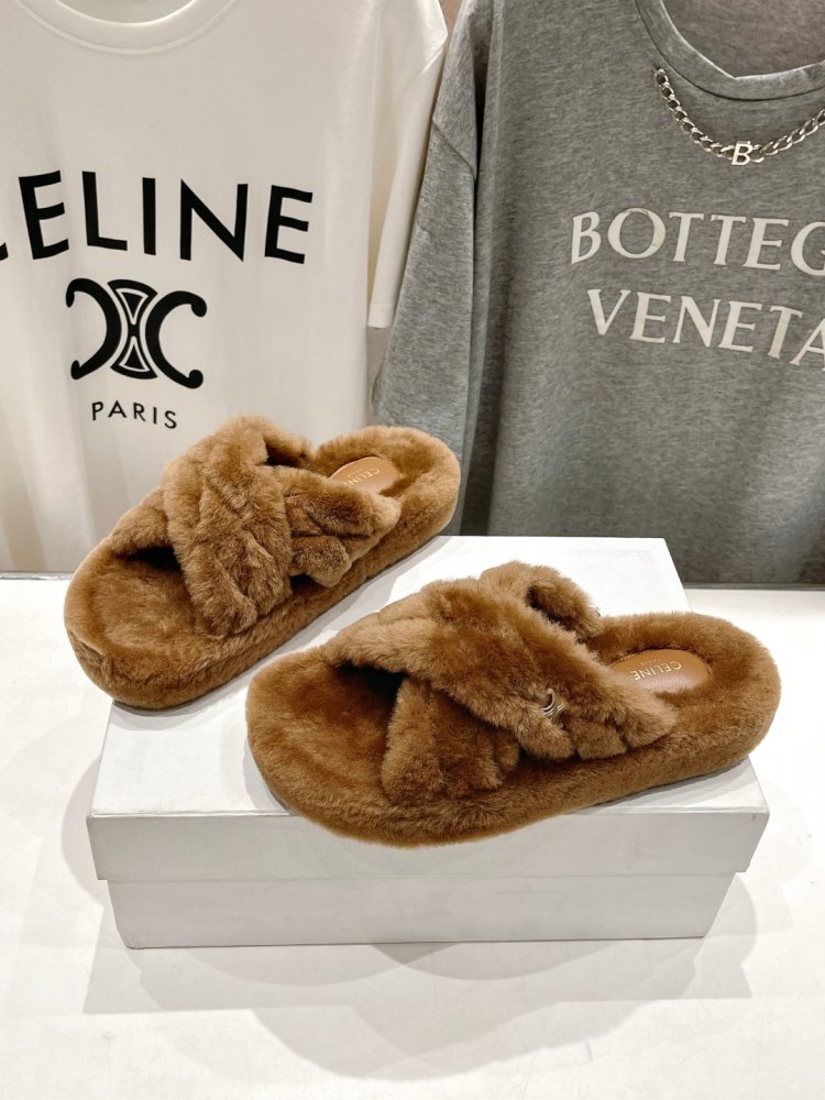 Шлепанцы меховые женские фото 3