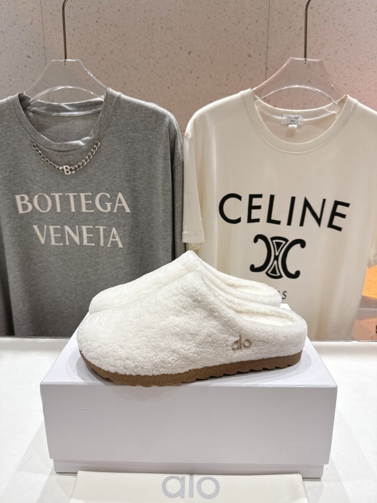 Шльопанці хутряні жіночі фото 3