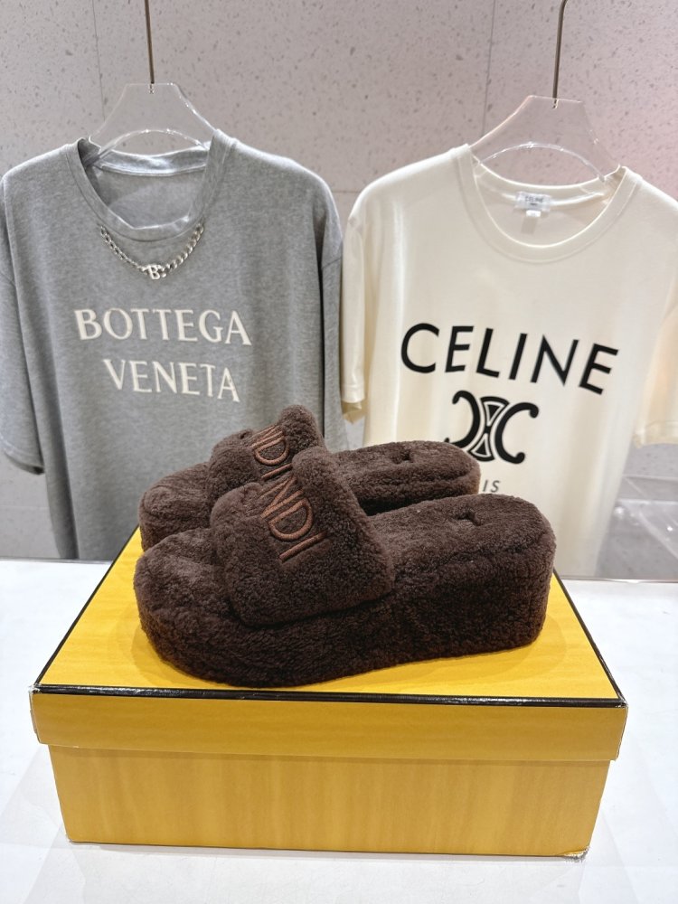 Шльопанці хутряні жіночі фото 3