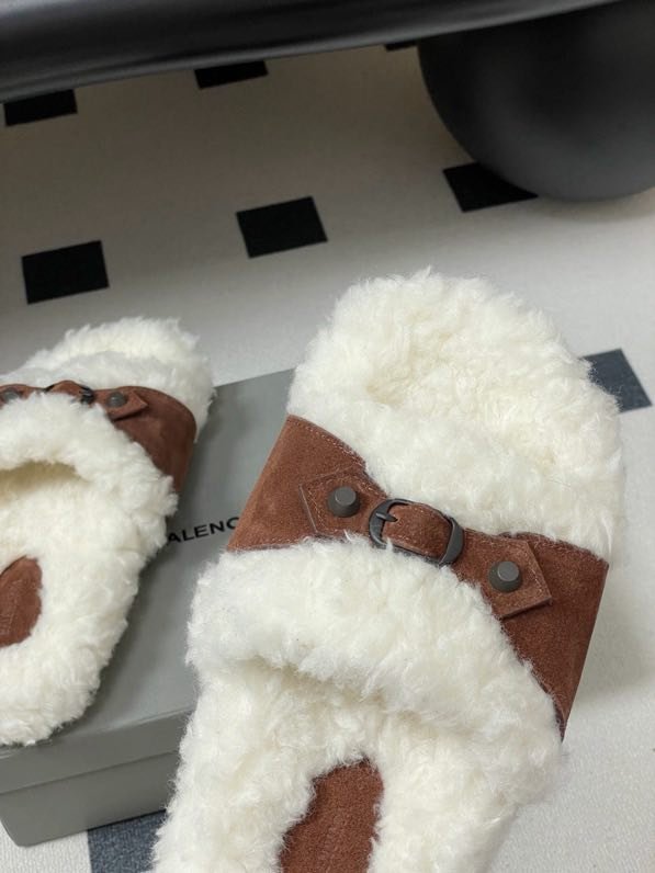 Шлепанцы меховые женские фото 3