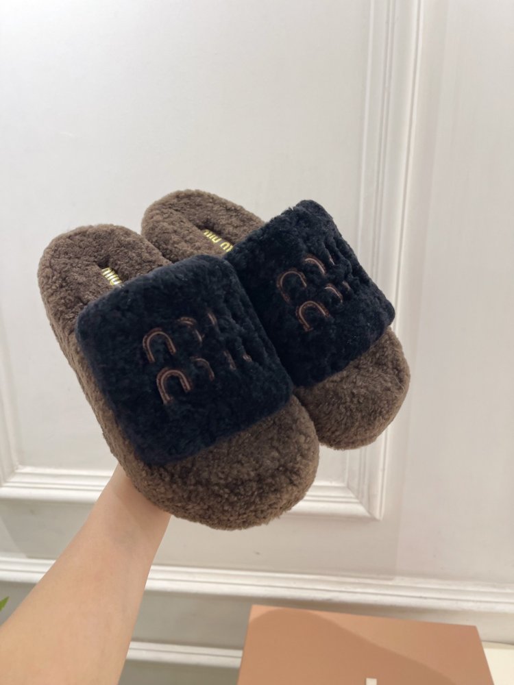 Шлепанцы меховые женские фото 4