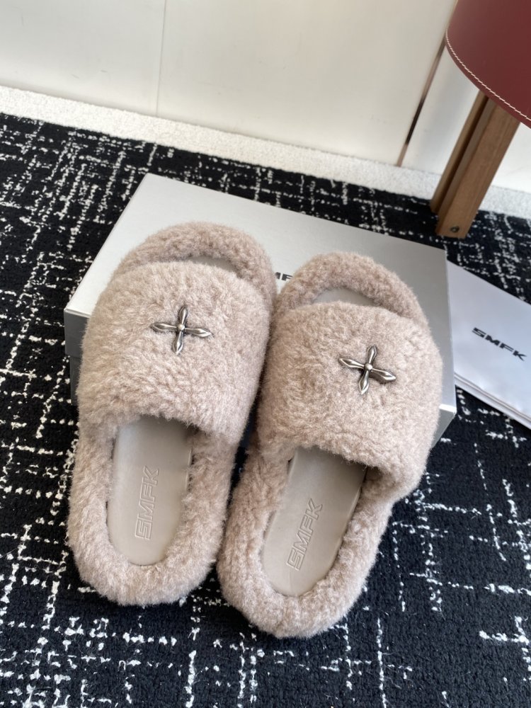 Шлепанцы меховые женские фото 4