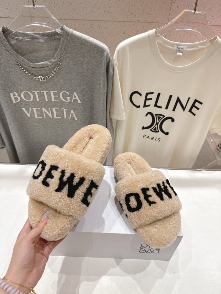 Шлепанцы меховые женские фото 4