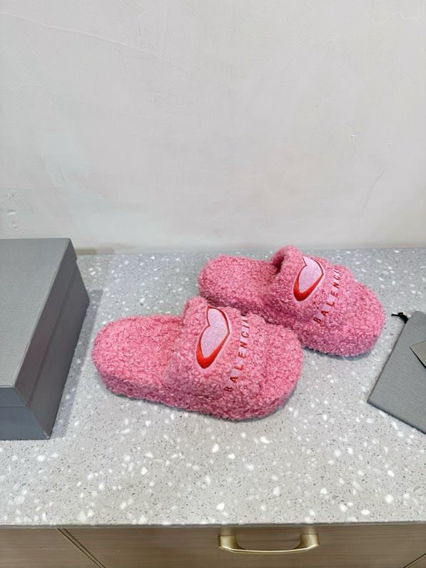 Шльопанці хутряні жіночі фото 4