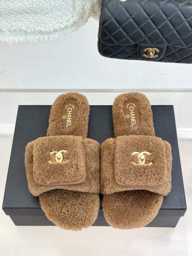 Шлепанцы меховые женские фото 4