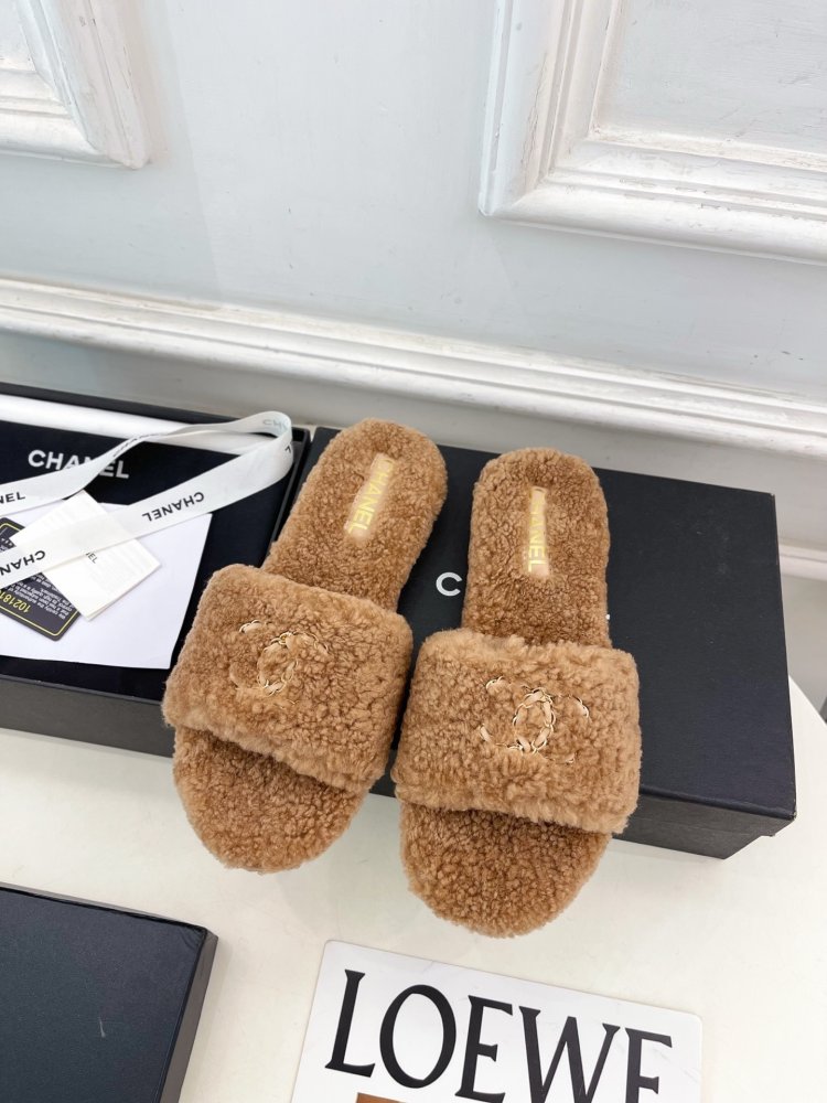 Шлепанцы меховые женские фото 4