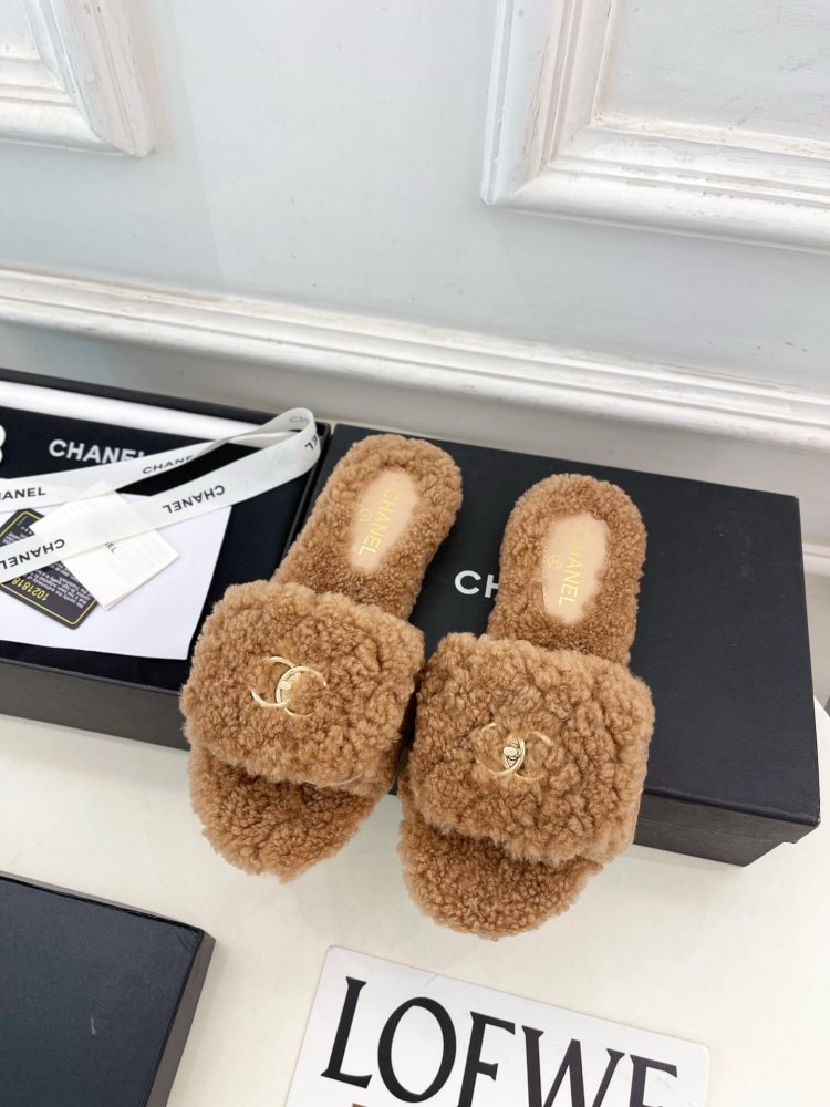 Шлепанцы меховые женские фото 4