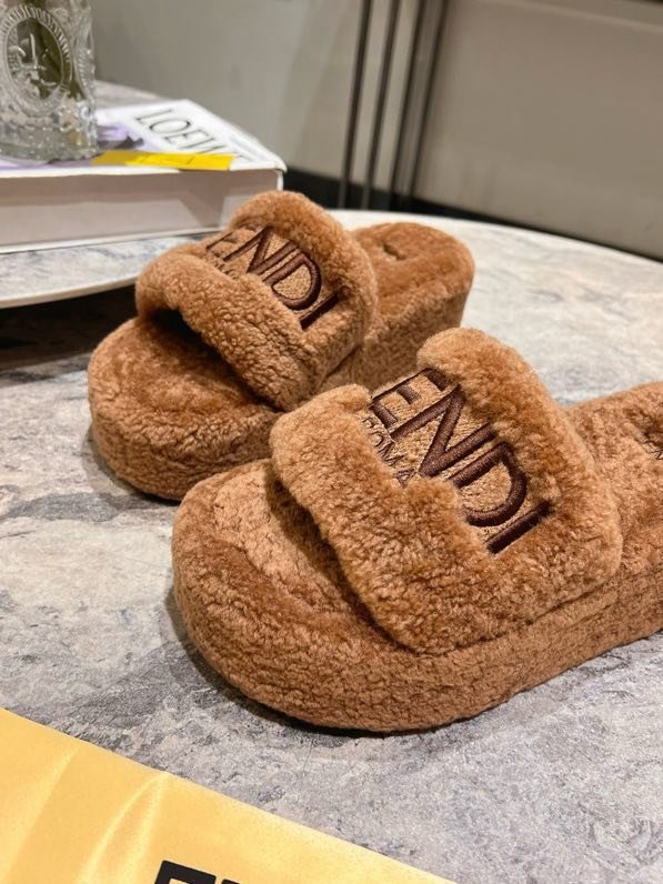 Шльопанці хутряні жіночі фото 4