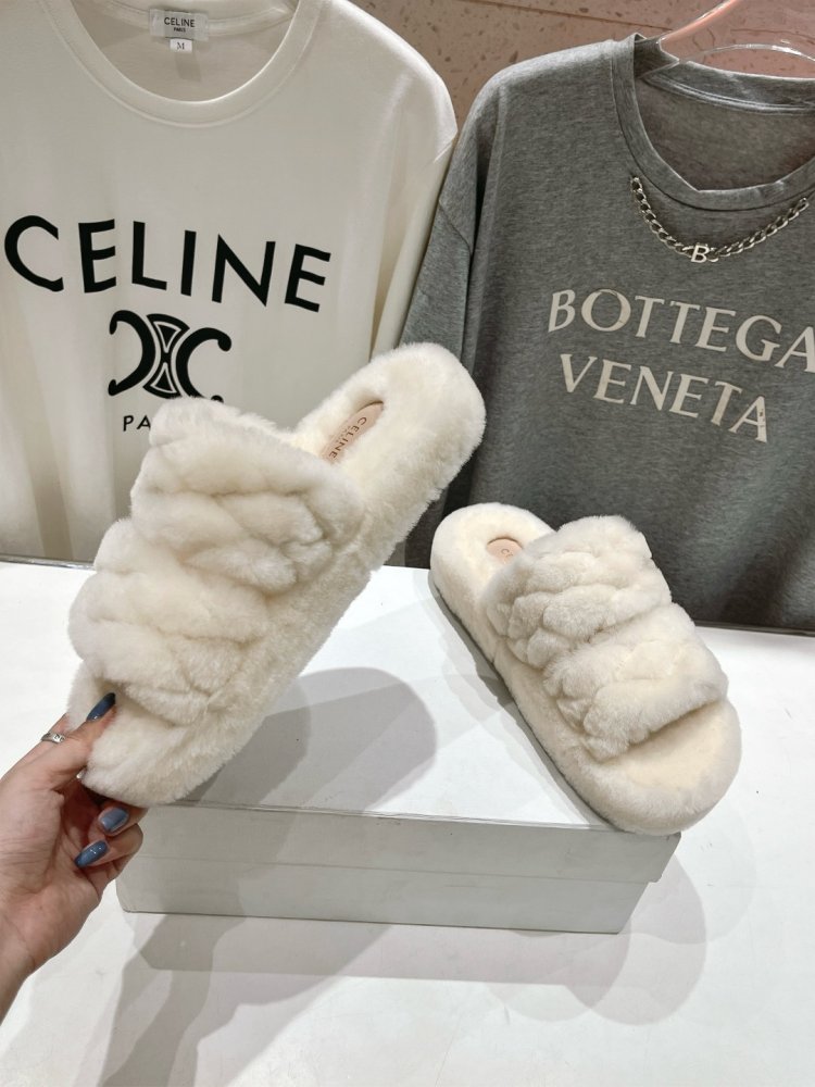 Шлепанцы меховые женские фото 4