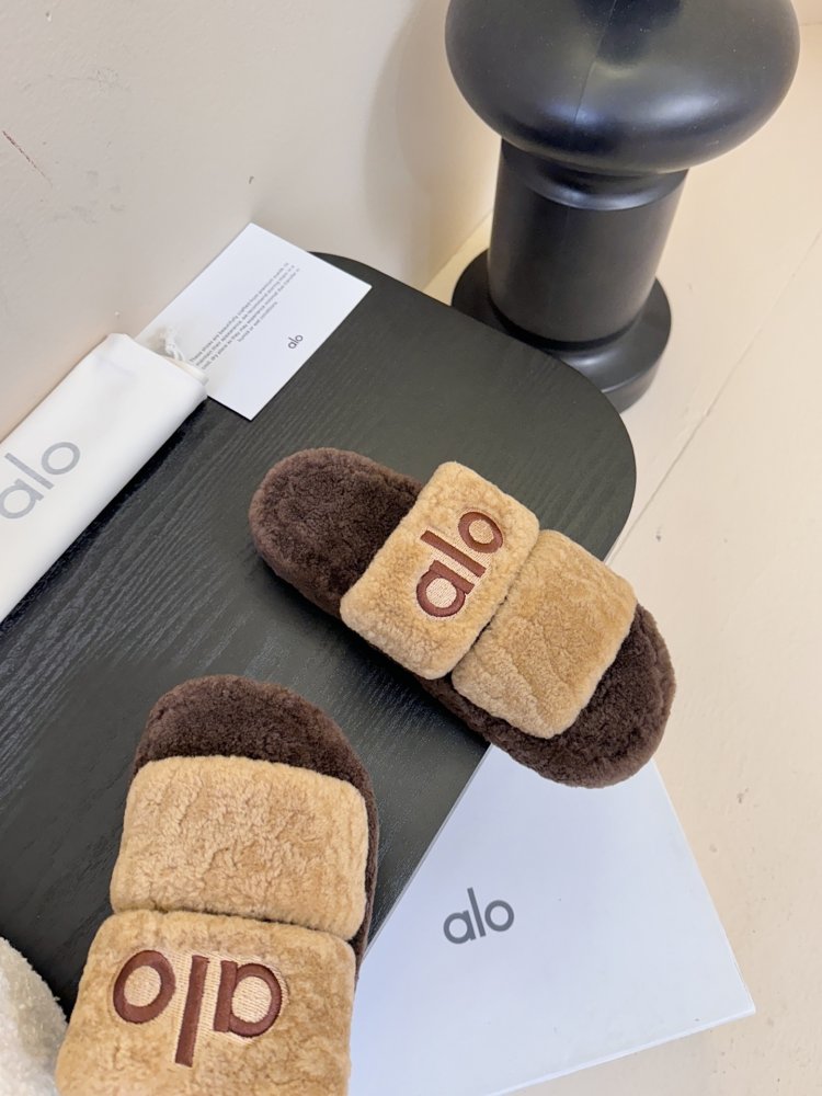 Шлепанцы меховые женские фото 4