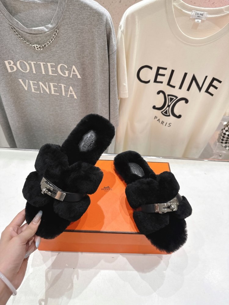 Шлепанцы меховые женские фото 4