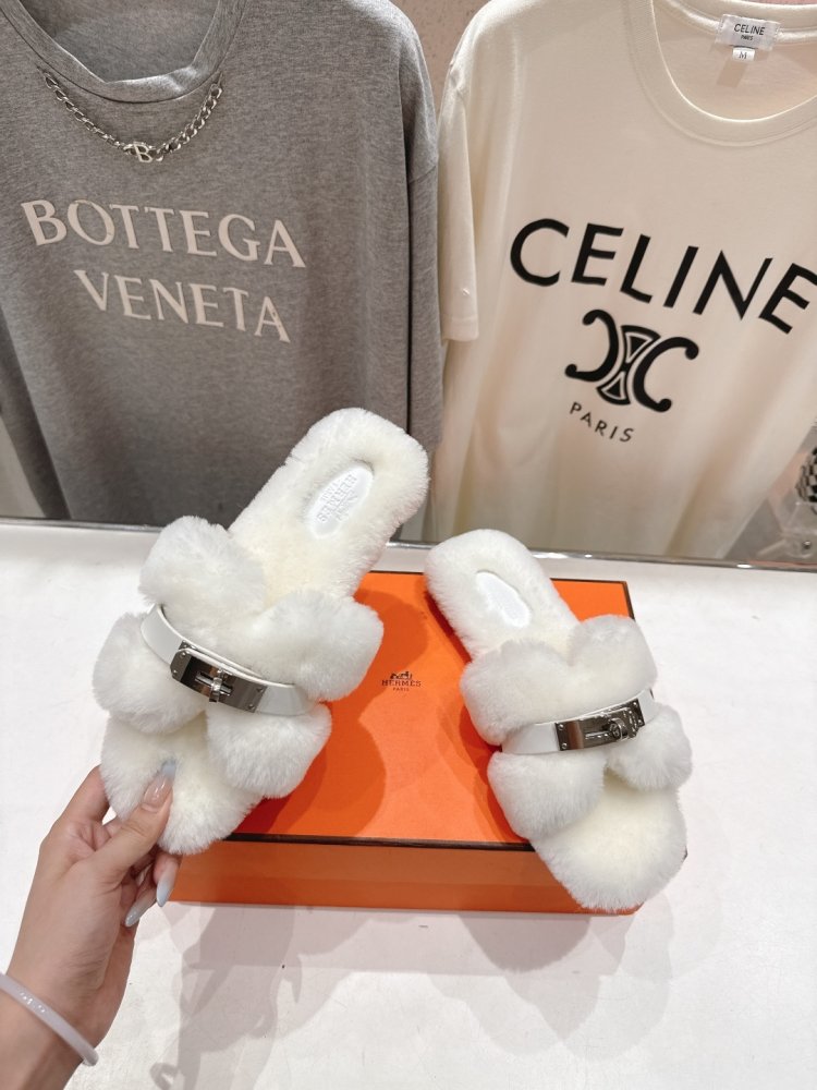 Шлепанцы меховые женские фото 4