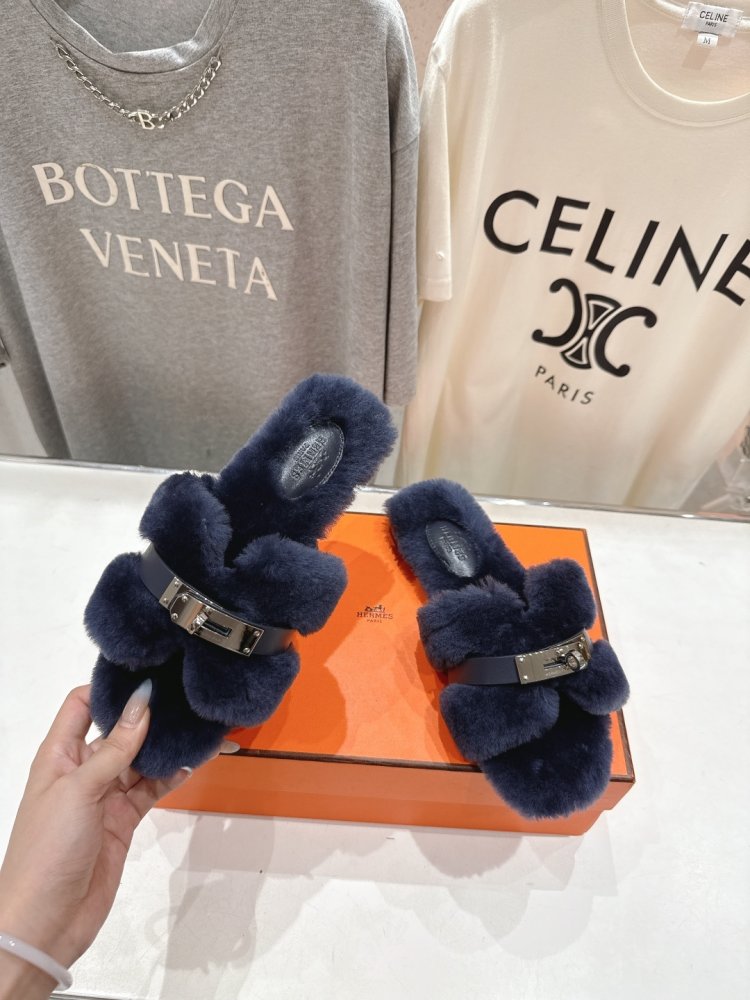 Шлепанцы меховые женские фото 4