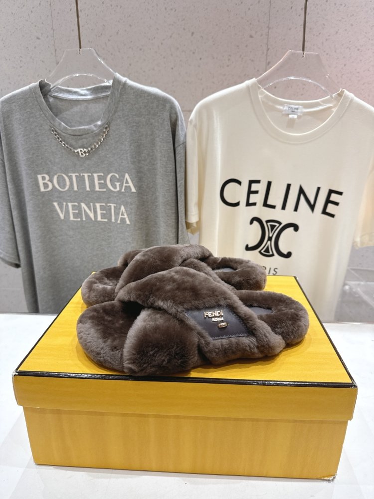 Шлепанцы меховые женские фото 4